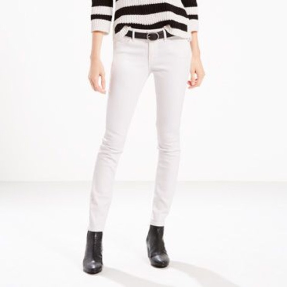 Levi’s white 711 skinny jeans